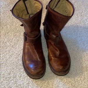 FRYE VERONICA BACK ZIP BOOT